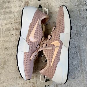 Nike Ashin Modern Women’s sneakers